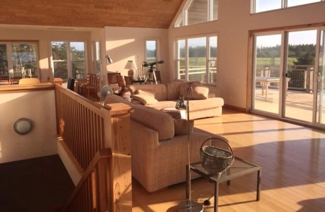 Summer house 400m walk to the beach, PEI permit # 2301261