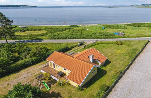 Summer House – Sea View, Beach, and Nature