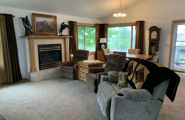 SUMMER IN MONTANA-the Cottage is ready for your stay!