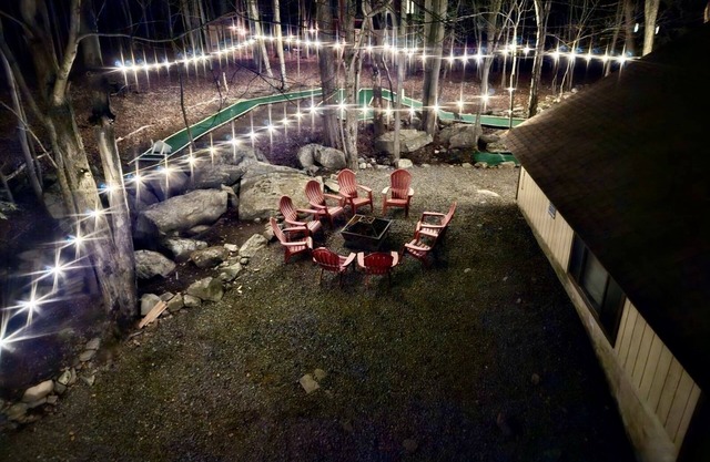 Summer is here! Relax at Willow’s Place! Kayaks, Canoes, Pedal Boat included!