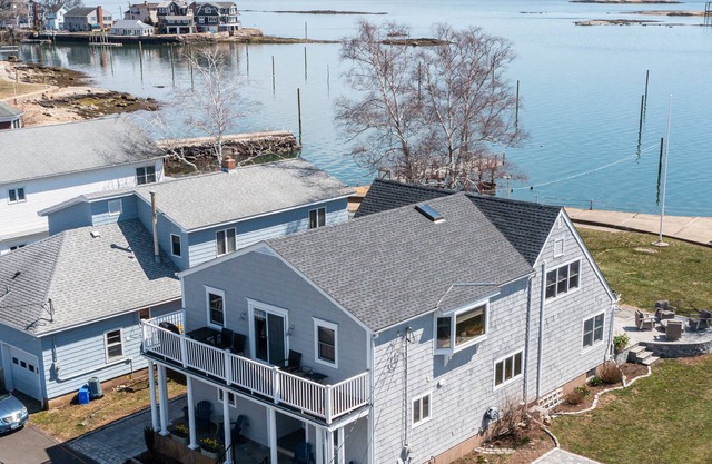 Summer Island Point Waterfront Escape