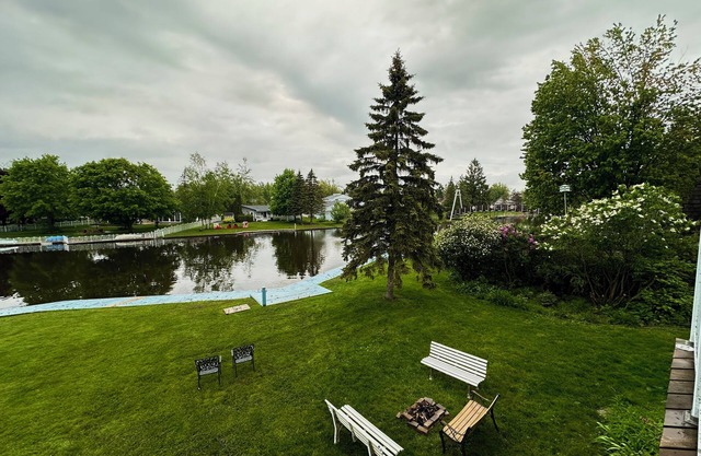 Summer Retreat At The Venice Of Ontario - BBQ, Lake, Firepit - Sleeps 8