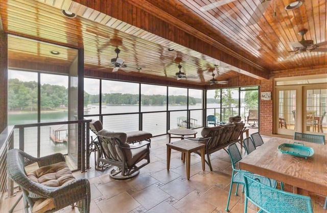 Keowee Waterfront Ferienhaus - Familienurlaub mit 9 Schlafzimmern