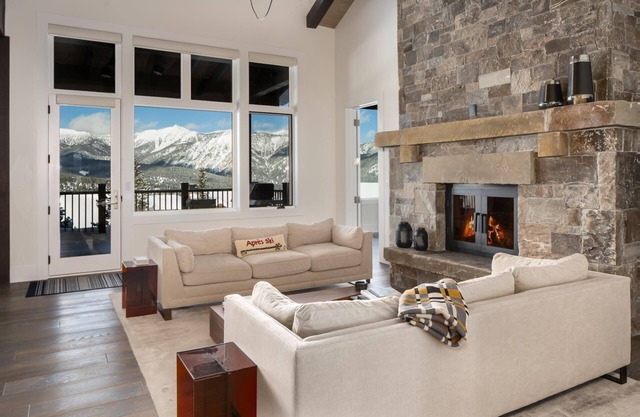 Summer Season Availability! Ultra Luxe Townhome in Spanish Peaks. Amazing Views!