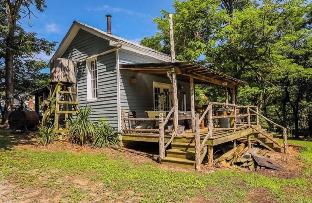 Pony Creek Quonset Hut One nights 💲85 Sun-Thurs,💲155 Fri-Sat One nights, Pets