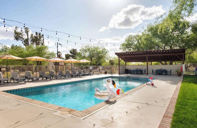 *Summer Specials* Lrg Pool, Pickleball Solana #2