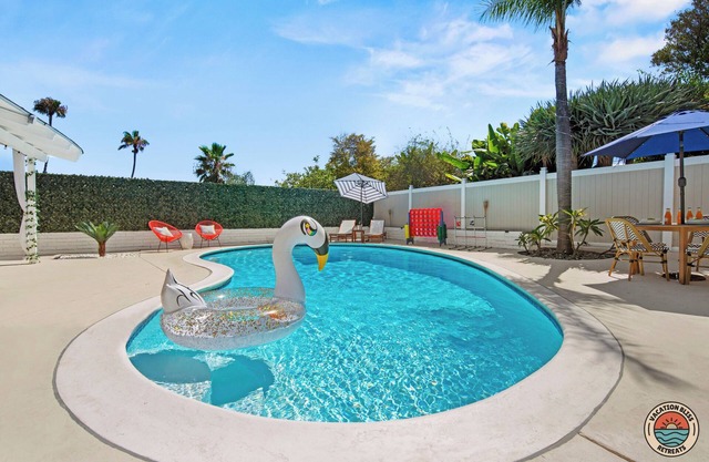 5BR Stylish Oasis w/ Pool & Luxe Guest Suite!