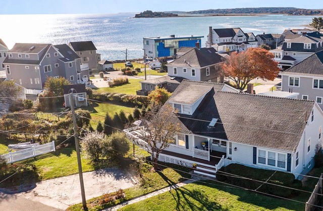 Summer Wind Beach House - Ocean views, families, groups, pet friendly!