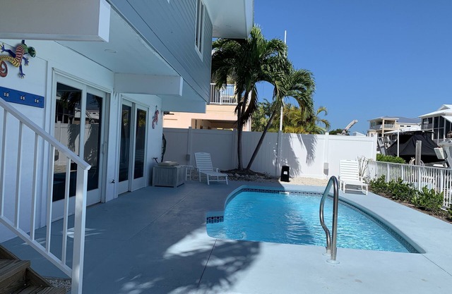 Summerland Cove..MM25 Summerland Key, Fl..Canal front-one street from open water