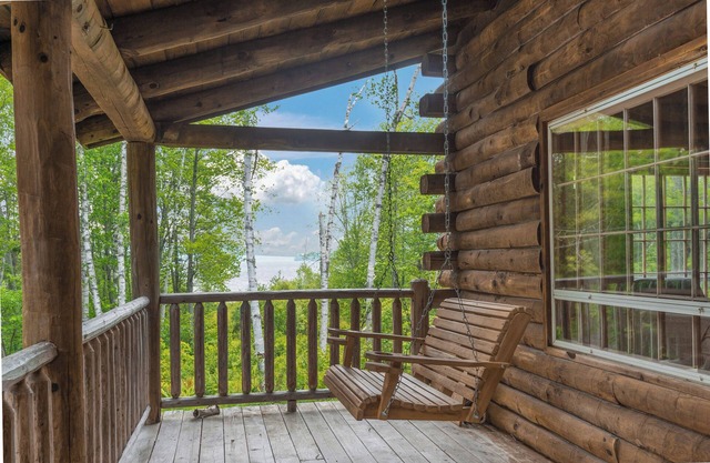 Großes klassisches Ferienhaus mit Sandstrand am Mooselookmeguntic Lake