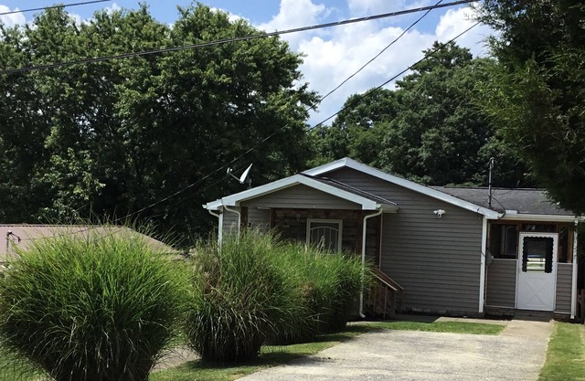 Summit Boy Scout. Winter place. Highway 77. 64 min. Gameroom.kids fun