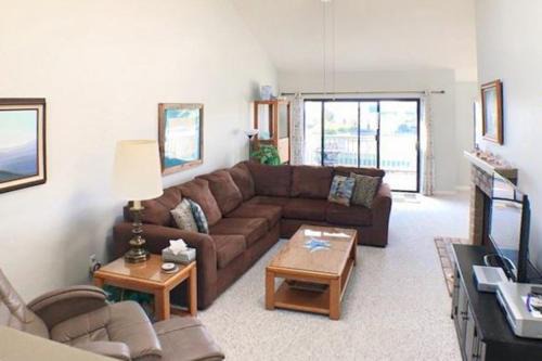 Sumner Beach Breeze