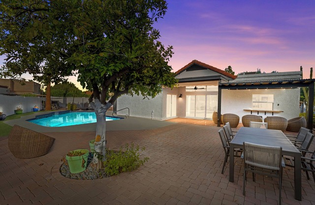 Sumptuous 4BR house w/ Private Heated Pool