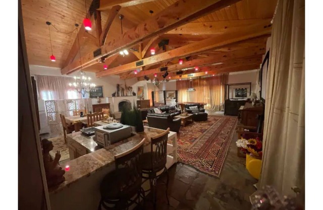 Sumptuous Corrales Oasis Approx 2.5 miles to Balloon Fiesta Park!