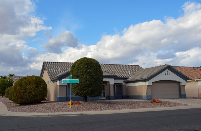 SNOWBIRD AND RETIREES DELIGHT 2 BEDROOM HOME IN SUN CITY WEST
