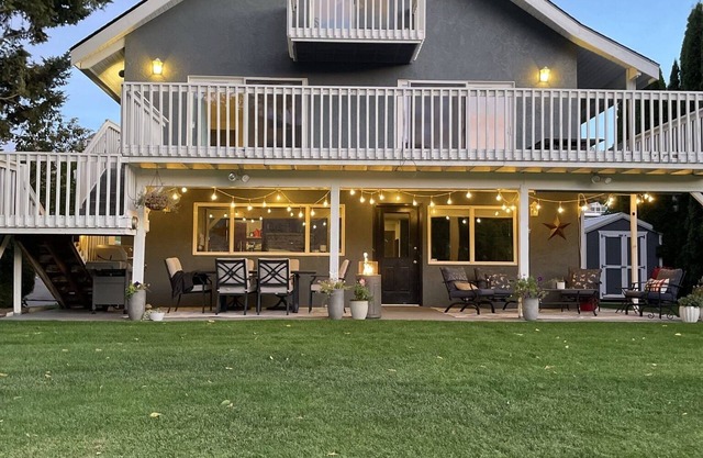 Sun Cove Waterfront 6br 4bth
