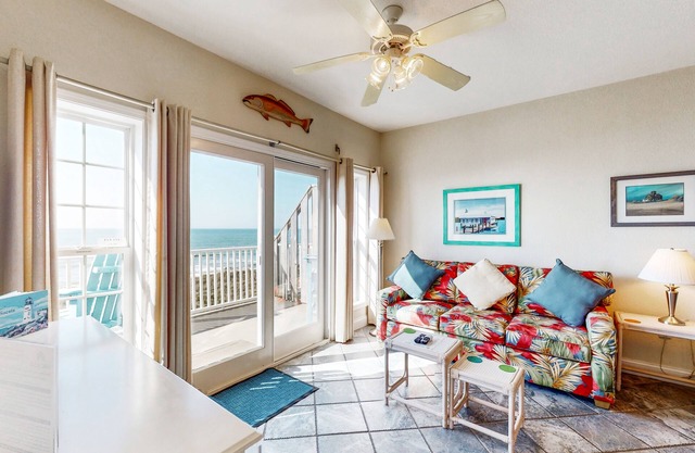 Sun-kissed beachfront condo with central AC, pool/hot tub access