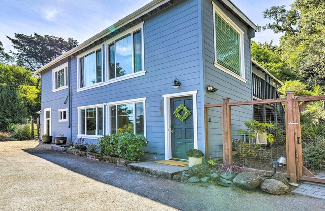 NEW! Sun-Kissed Mill Valley Escape w/ Mtn Views!