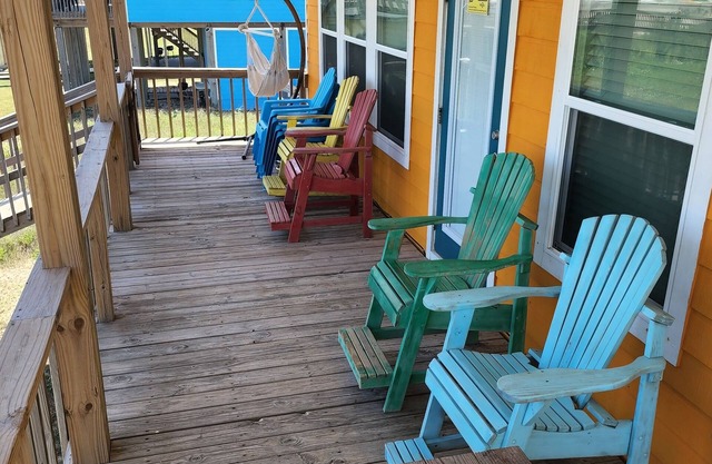 Sun Kissed Retreat, FRONT ROW! BEACHFRONT! BEAUTY!