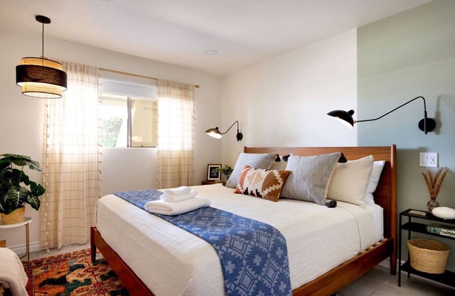 Sun-Kissed Retreat for Snowbirds w/ Pool