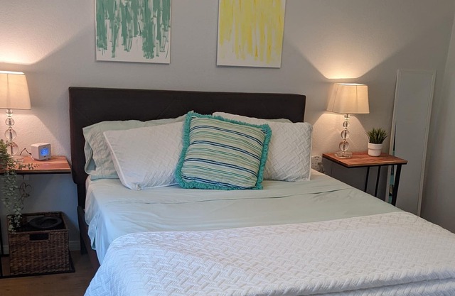 Sun-Kissed Suite in San Diego/Santee - 1 bdroom guest house
