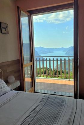 Sun Paradise Mountain Lake Iseo Hospitality