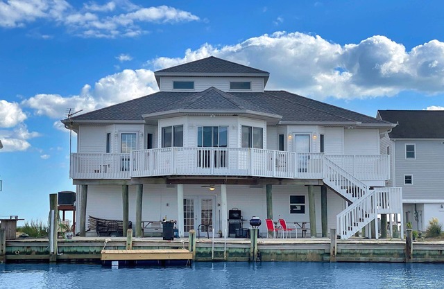 Waterfront * 4 Schlafzimmer * Pet Friendly * Pools