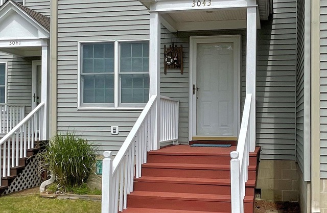 Sun Singer - 2BR townhome, Waterview shared pier,deck -Pet friendly NO LINENS