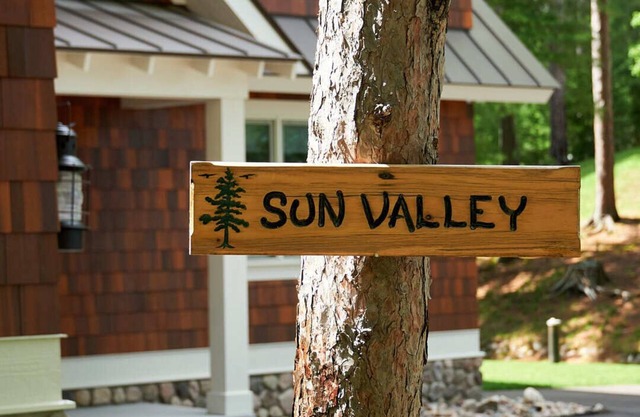 Sun Valley Luxury Lake Home - Newer Construction on Sandy Shore of Spider Lake