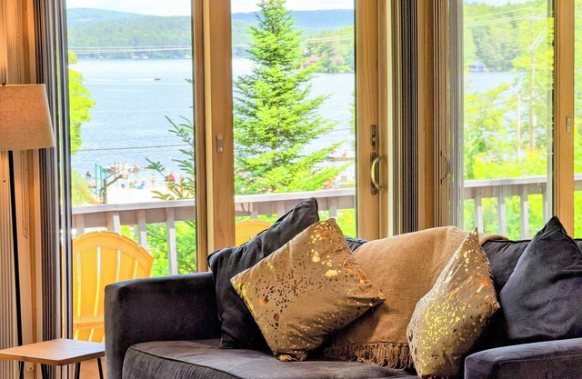 @SunapeeSeasons—Across from Dewey Beach, Lake View, 8 Min. from Mt. Sunapee