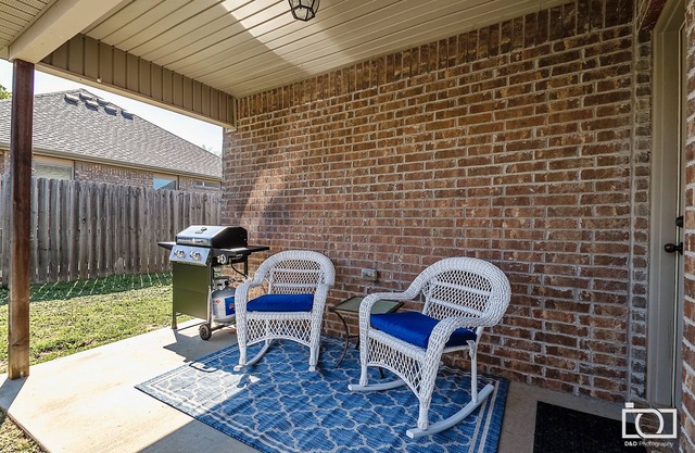 Sunbridge Villa- home in the heart of fayetteville