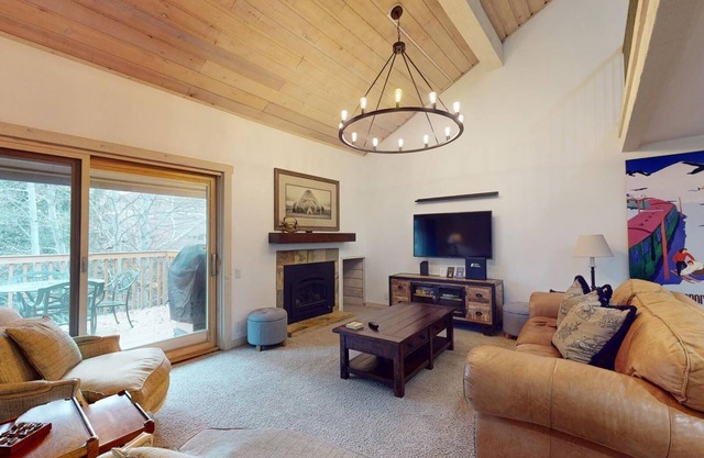 Sunburst Condo 2786 - A Great Place with Elkhorn Resort Pool, Golf & Tennis