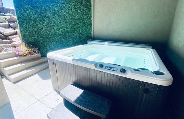 Suncrest Suite | Massage | Hot Tub | Theatre
