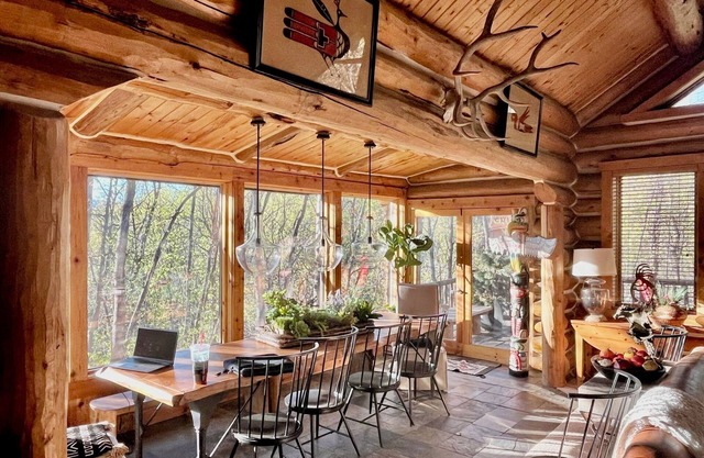 Sundance Compound, Large Groups, Hot Tub, Casita, Sleeps up to 18!