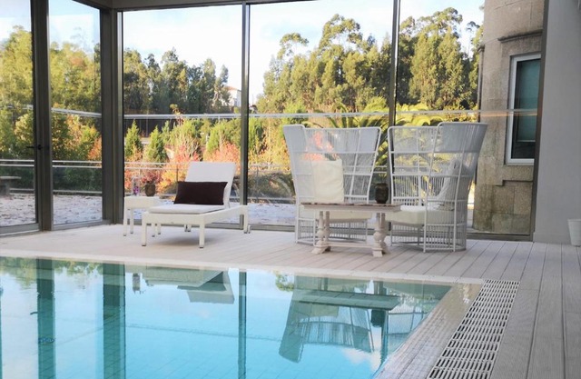 Sundial Gardens & Suites