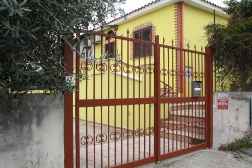 Sunflower's home