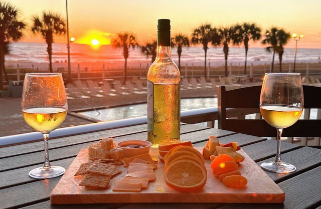 Sunkissed Bliss Steps to Sand 2nd Floor Beachfront + Free Chairs