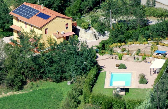 Sonnendurchflutetes Haus mit Pool