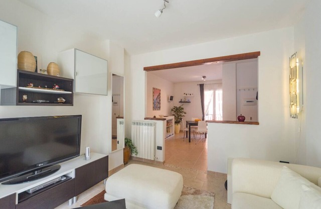 Sonnenbeschienene moderne Wohnung BUBU CASA