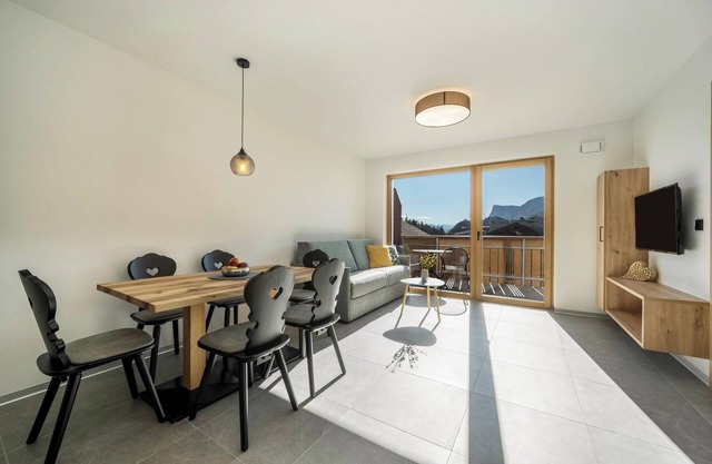 "Sunnig - Ferienwohnung Morgensonne" mit Bergblick, Balkon und WLAN