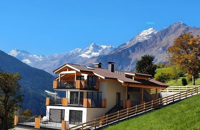"Sunnseitn Lodge Apt Exclusive Panorama" mit beheiztem Whirlpool, Infrarotsauna und großer Terrasse