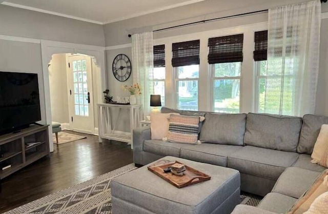 Sunny 3BR Craftsman Bungalow | Bay View