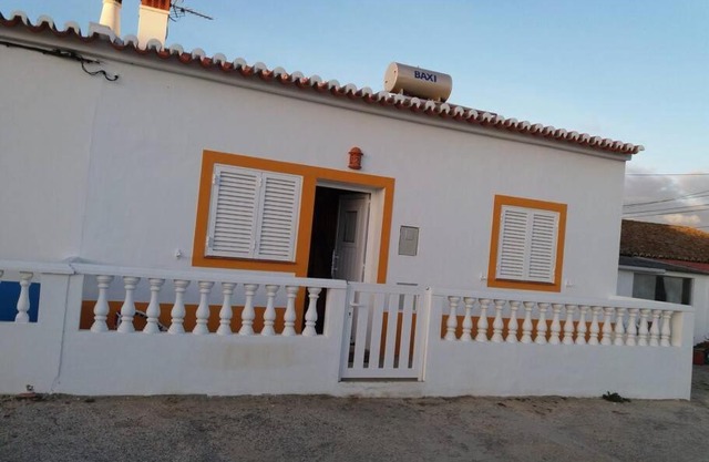 Sunny Aljezur da Viana, (Aljezur, Costa Vicentina)