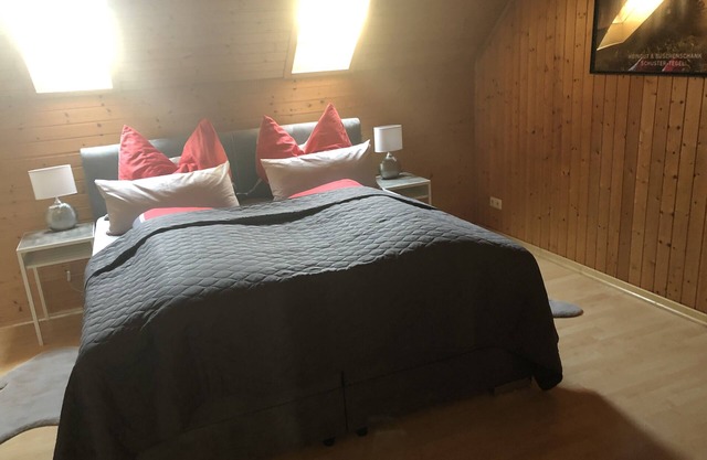 Sonnige Ferienwohnung im 2. Stock für 1-4 Personen, zentral.