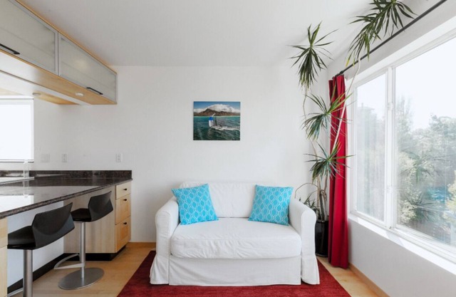 Sonnige Wohnung mit privater Terrasse, Blick auf die Bucht