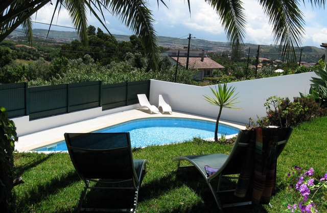 Sonnige Ferienwohnung mit priv. Pool, Großraum Lissabon. Familienfreundlich.