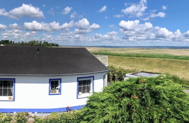Sonniges Strandhaus direkt am Haff mit Wasserblick für 2-4 Personen
