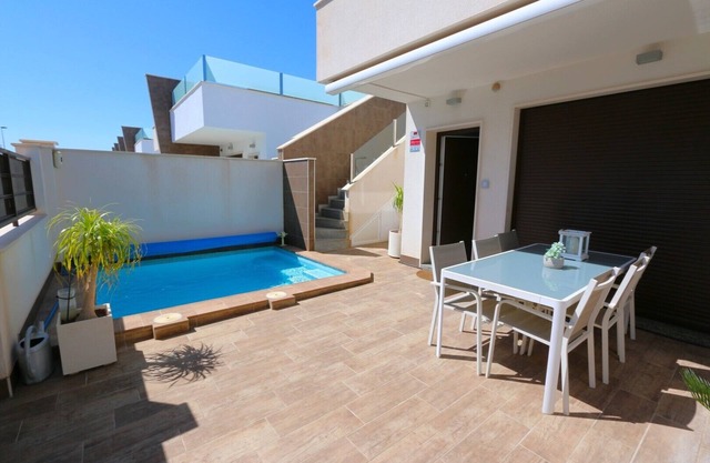 Sunny bungalow with roof terrace and south-facing pool in San Pedro del Pinatar
