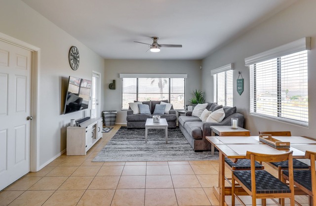 Sunny Bullhead City Getaway w/ Balcony & Grill!
