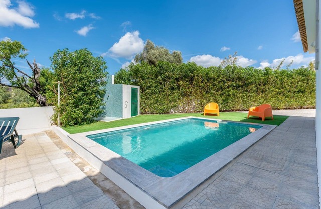 Sunny & Calm 4 BDR House W/ Pool by Lovelystay